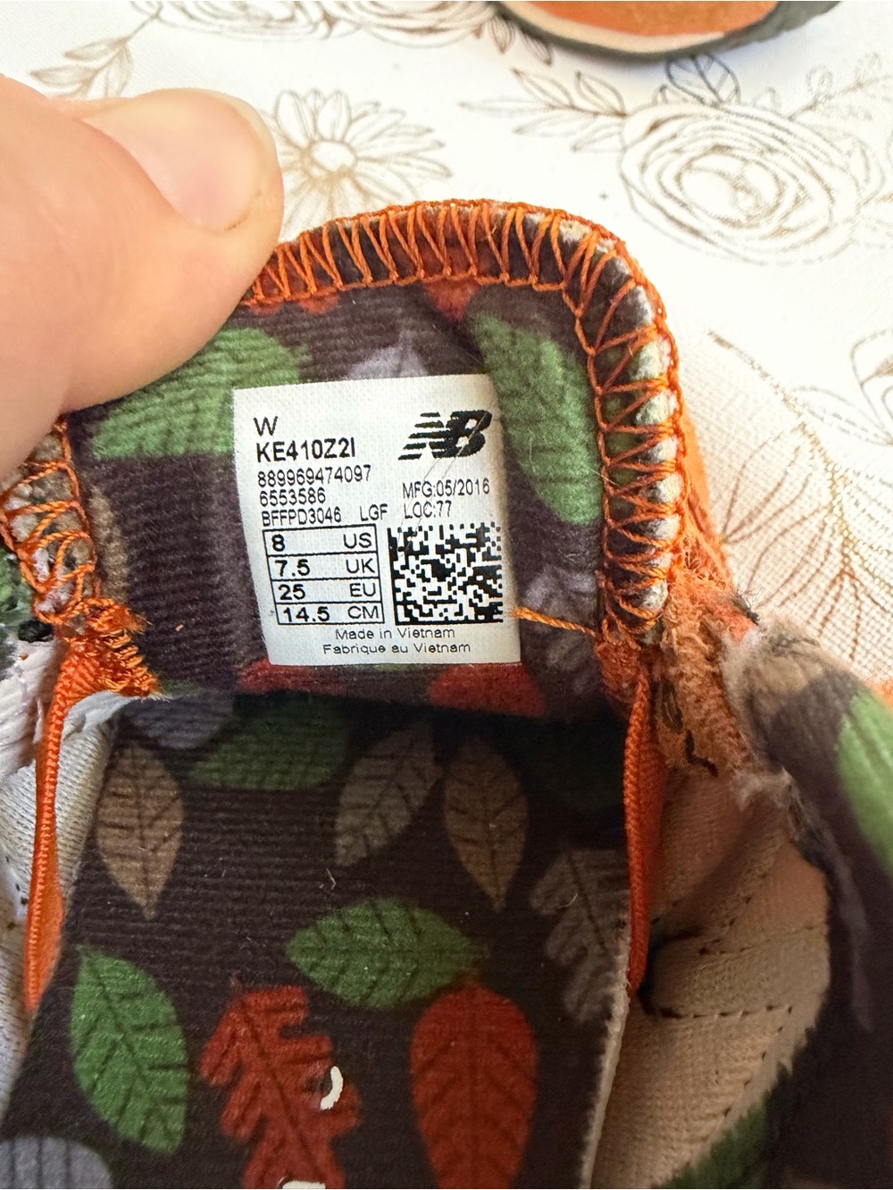 New Balance 410 Toddler Shoes Size 8 US Orange Suede Hook & Loop Sneakers - Picture 7 of 9